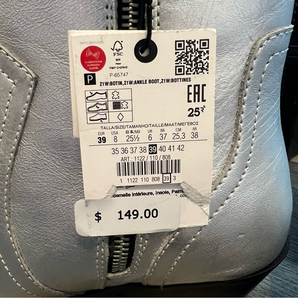 *New With Tag* Metallic Leather Western Cowboy Ankle Boots - Picture 5 of 5